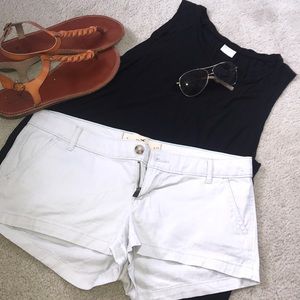 Hollister Shorts!! (beige/off white color)